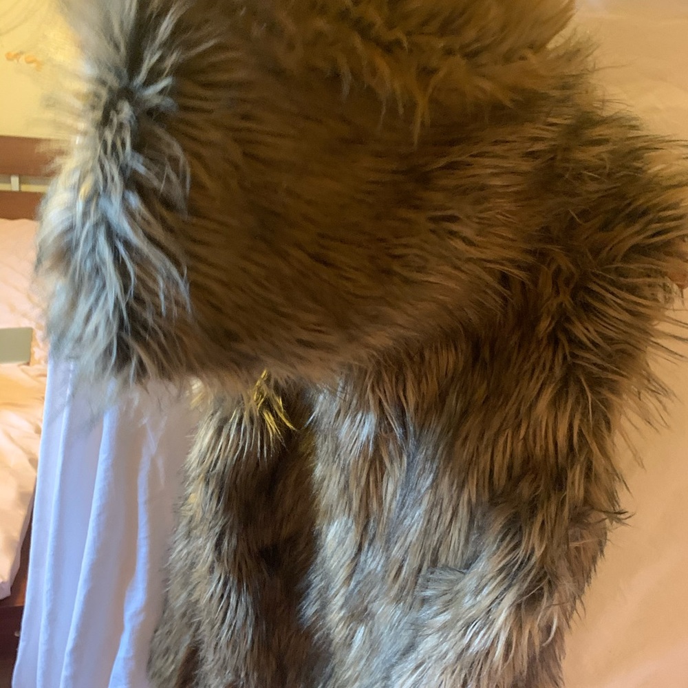 Urban Outfitters Faux Fur Vest in Taupe/Brown - Picture 4 of 4
